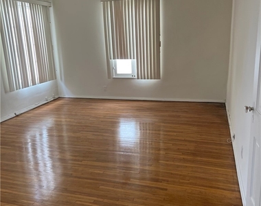 425 S Palm Drive - Photo Thumbnail 21