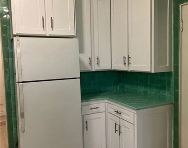 425 S Palm Drive - Photo Thumbnail 15