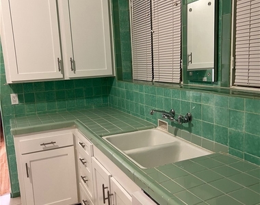 425 S Palm Drive - Photo Thumbnail 10