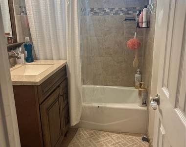 4428 W 171st Street - Photo Thumbnail 2
