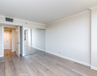 345 Pioneer - Photo Thumbnail 26