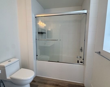 919 Harvard Boulevard - Photo Thumbnail 8