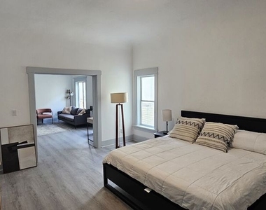 1604 W Pico Boulevard - Photo Thumbnail 2
