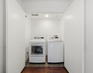 5911 Saturn Street - Photo Thumbnail 21