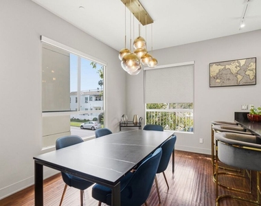 5911 Saturn Street - Photo Thumbnail 7
