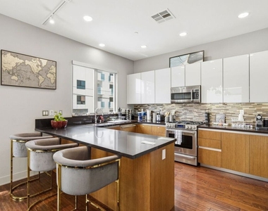 5911 Saturn Street - Photo Thumbnail 8