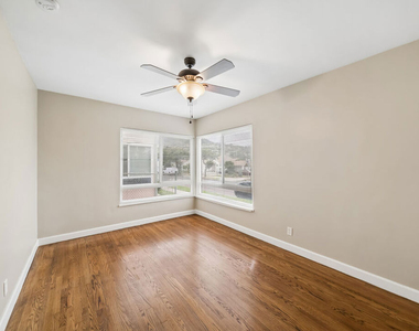 3646 Carmona Avenue - Photo Thumbnail 5