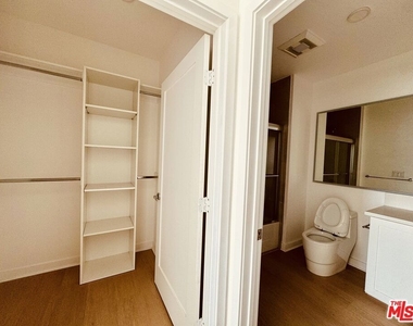 3977 Beverly Boulevard - Photo Thumbnail 6