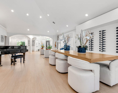 367 S Oak Avenue - Photo Thumbnail 11