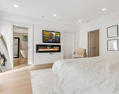 367 S Oak Avenue - Photo Thumbnail 16