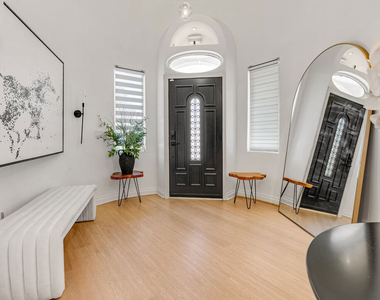 367 S Oak Avenue - Photo Thumbnail 1