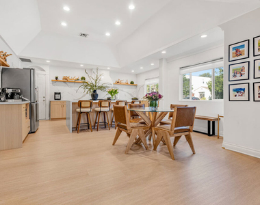 367 S Oak Avenue - Photo Thumbnail 2