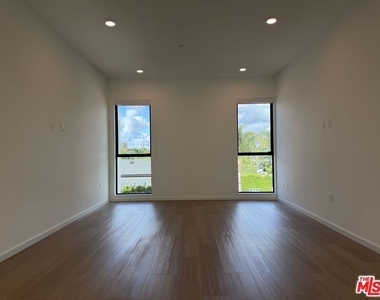 5119 Colfax Avenue - Photo Thumbnail 6