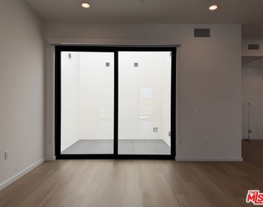 5119 Colfax Avenue - Photo Thumbnail 4