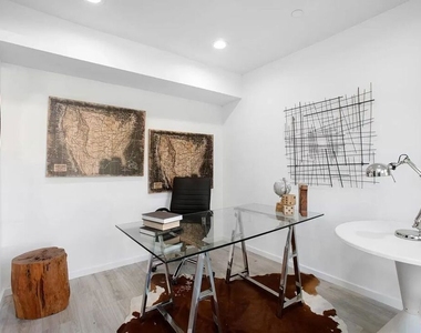 945 N Oxford Avenue - Photo Thumbnail 7