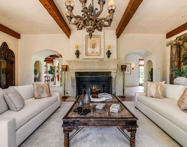 1550 Amalfi Drive - Photo Thumbnail 12