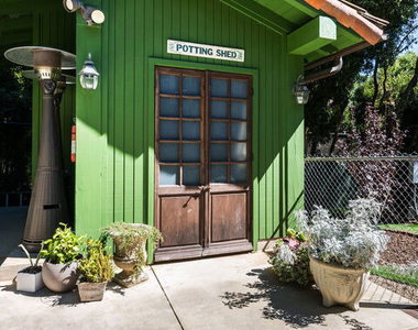 1550 Amalfi Drive - Photo Thumbnail 36
