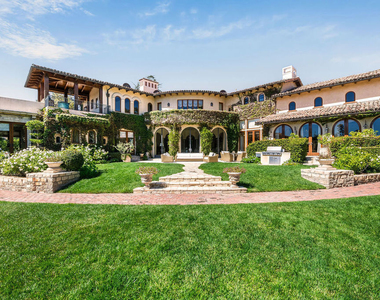 1550 Amalfi Drive - Photo Thumbnail 27