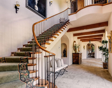 1550 Amalfi Drive - Photo Thumbnail 17