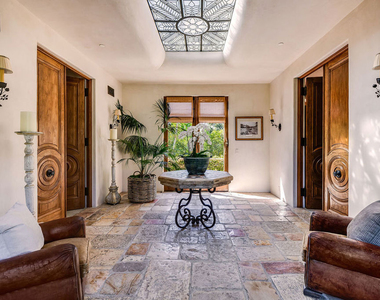 1550 Amalfi Drive - Photo Thumbnail 21