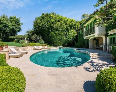 1550 Amalfi Drive - Photo Thumbnail 32