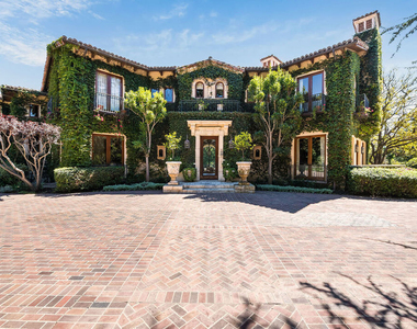 1550 Amalfi Drive - Photo Thumbnail 5