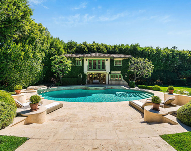 1550 Amalfi Drive - Photo Thumbnail 31