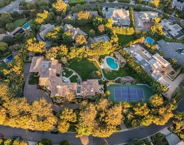 1550 Amalfi Drive - Photo Thumbnail 39