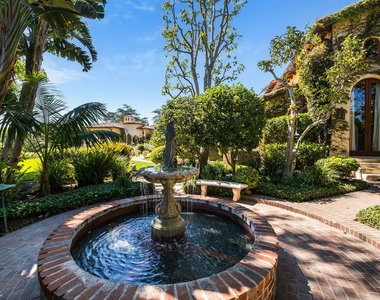 1550 Amalfi Drive - Photo Thumbnail 30