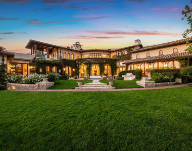 1550 Amalfi Drive - Photo Thumbnail 50
