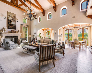 1550 Amalfi Drive - Photo Thumbnail 16