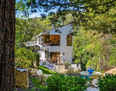 2350 Benedict Canyon Drive - Photo Thumbnail 60