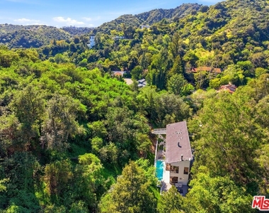 2350 Benedict Canyon Drive - Photo Thumbnail 61