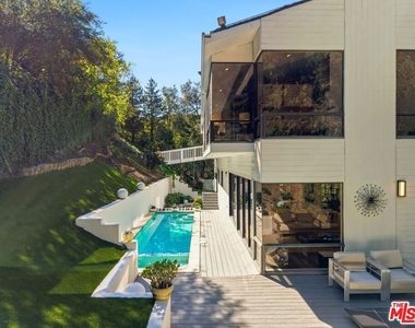 2350 Benedict Canyon Drive - Photo Thumbnail 50