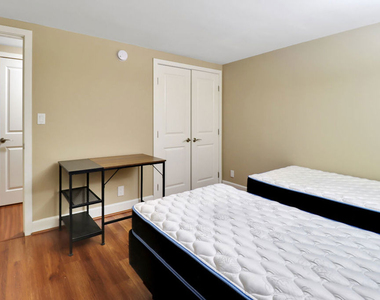 10982 Roebling Avenue - Photo Thumbnail 12