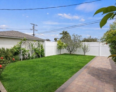 8348 Reading Avenue - Photo Thumbnail 29