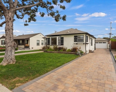 8348 Reading Avenue - Photo Thumbnail 34