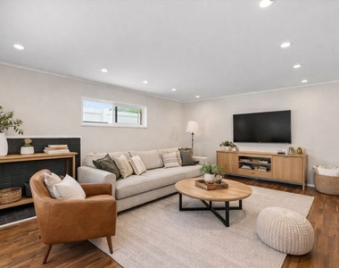 8348 Reading Avenue - Photo Thumbnail 26