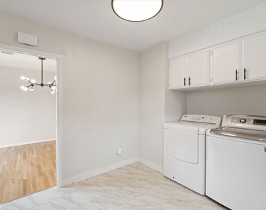 8348 Reading Avenue - Photo Thumbnail 10