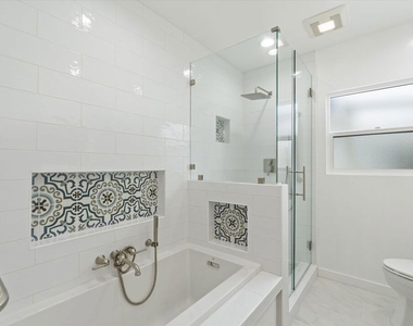 8348 Reading Avenue - Photo Thumbnail 21