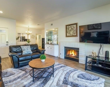 491 Desert Falls Drive N - Photo Thumbnail 2
