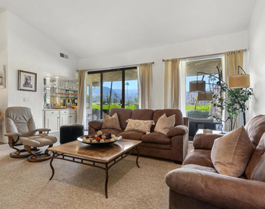 47 Juan Carlos Drive - Photo Thumbnail 9