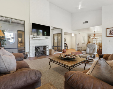 47 Juan Carlos Drive - Photo Thumbnail 10