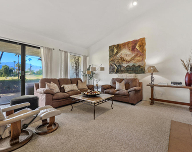 47 Juan Carlos Drive - Photo Thumbnail 7