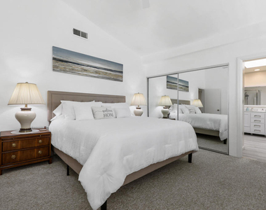 47 Juan Carlos Drive - Photo Thumbnail 15