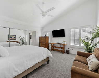 47 Juan Carlos Drive - Photo Thumbnail 17