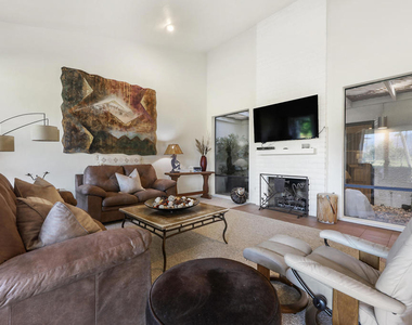 47 Juan Carlos Drive - Photo Thumbnail 8