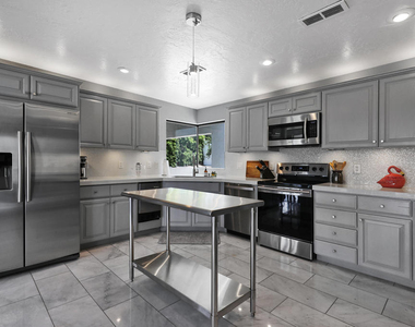 42655 Delhi Place - Photo Thumbnail 8