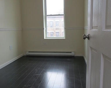 Nostrand Avenue - Photo Thumbnail 4