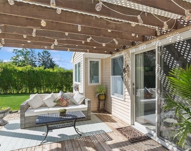 123 Broad Avenue - Photo Thumbnail 3